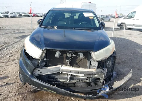 2014 Toyota Highlander Xle V6 z USA, uszkodzony, nr VIN 5TDKKRFH6ES032315